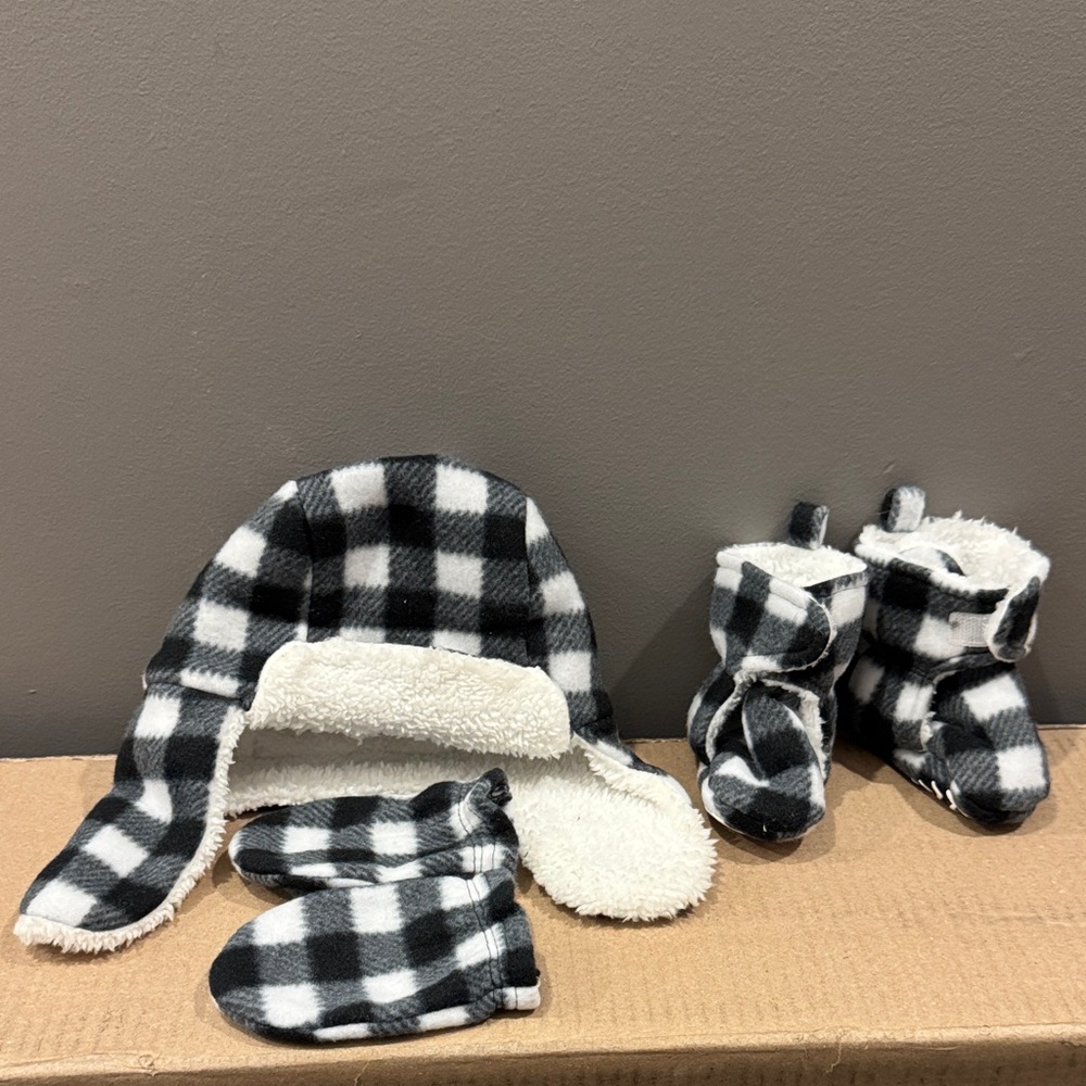 Black and White Plaid Winter Set